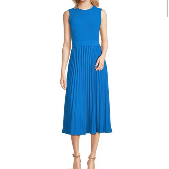 Donna Morgan Pleated Sleeveless Crew Neck Stretch Crepe Midi Dress - Picture 2 of 7